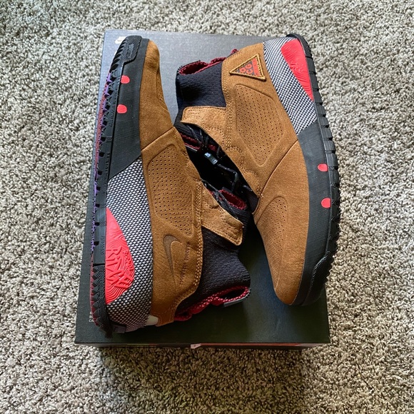 nike acg ruckel ridge hiking boots